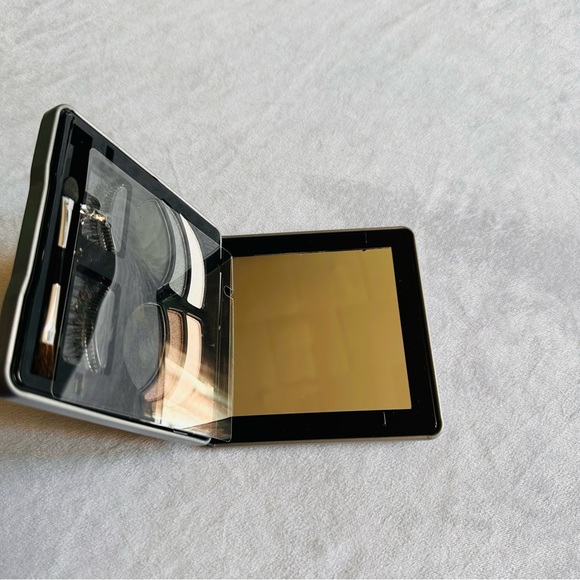 Me Makeover Essential women Lashing out Girl Night Out Eyeshadow & Eyelash - Picture 10 of 12